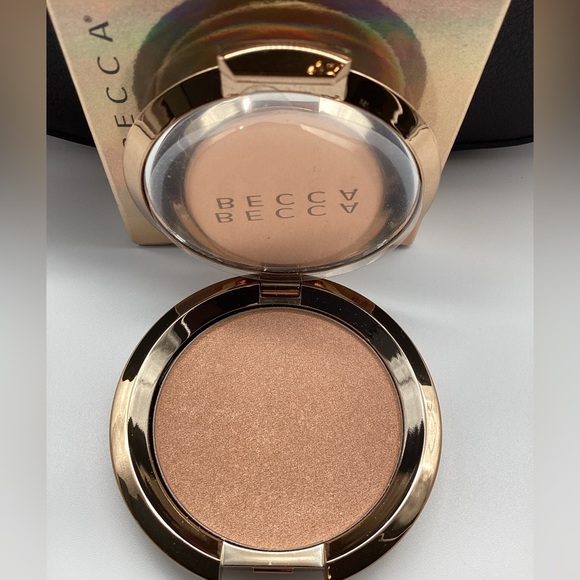 BECCA Light Chaser Highlighter in Champagne Flashes Bellini BNIB & Discontinued - Picture 9 of 16